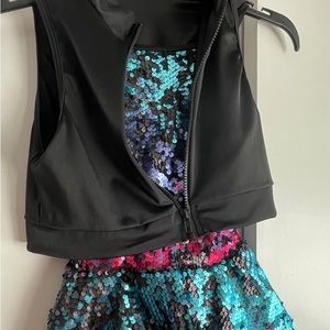 Girls adorable jazz or hip hop costume in a LC! 2 pc